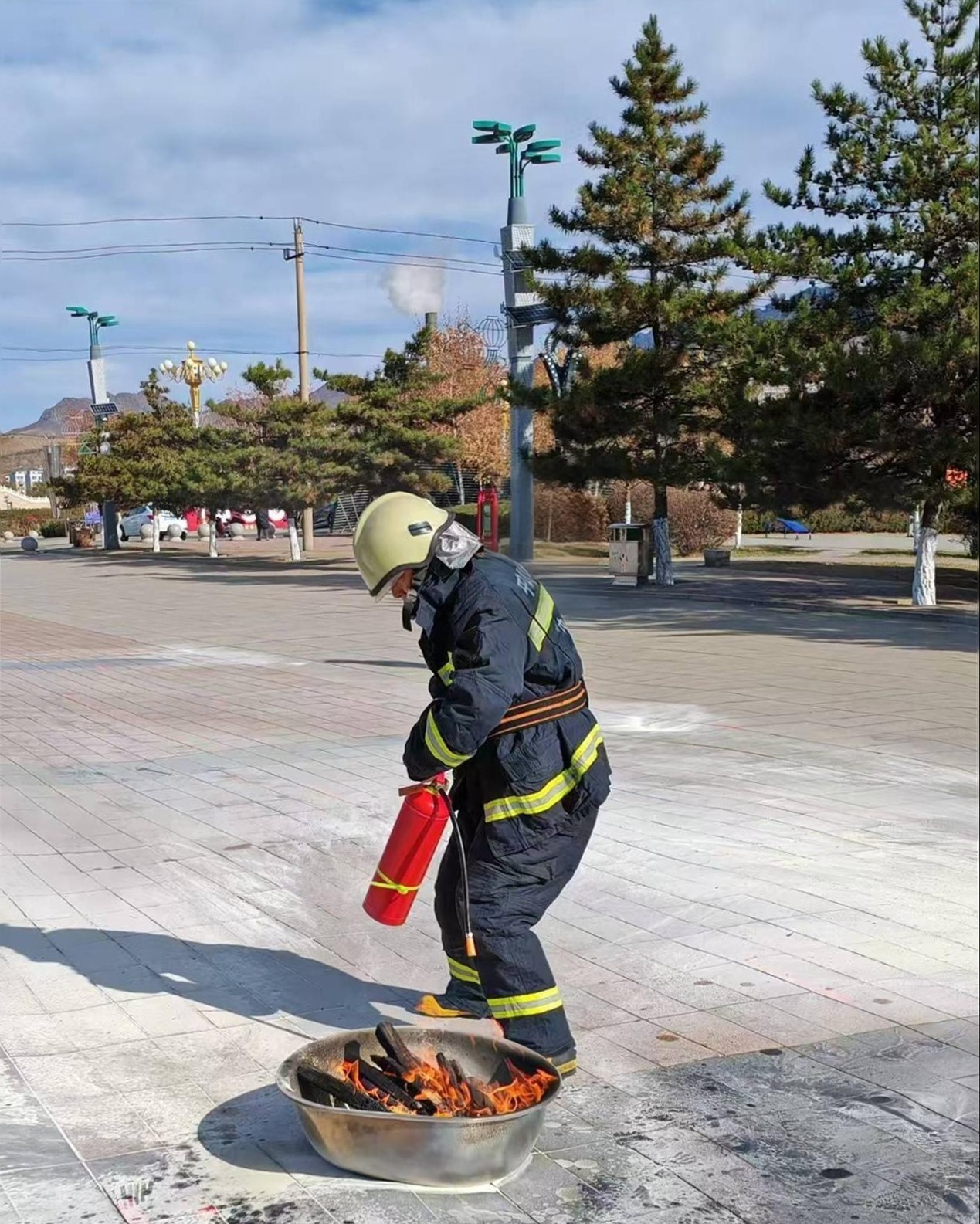 1761869871694093500.jpg 1761869871694093500.jpg